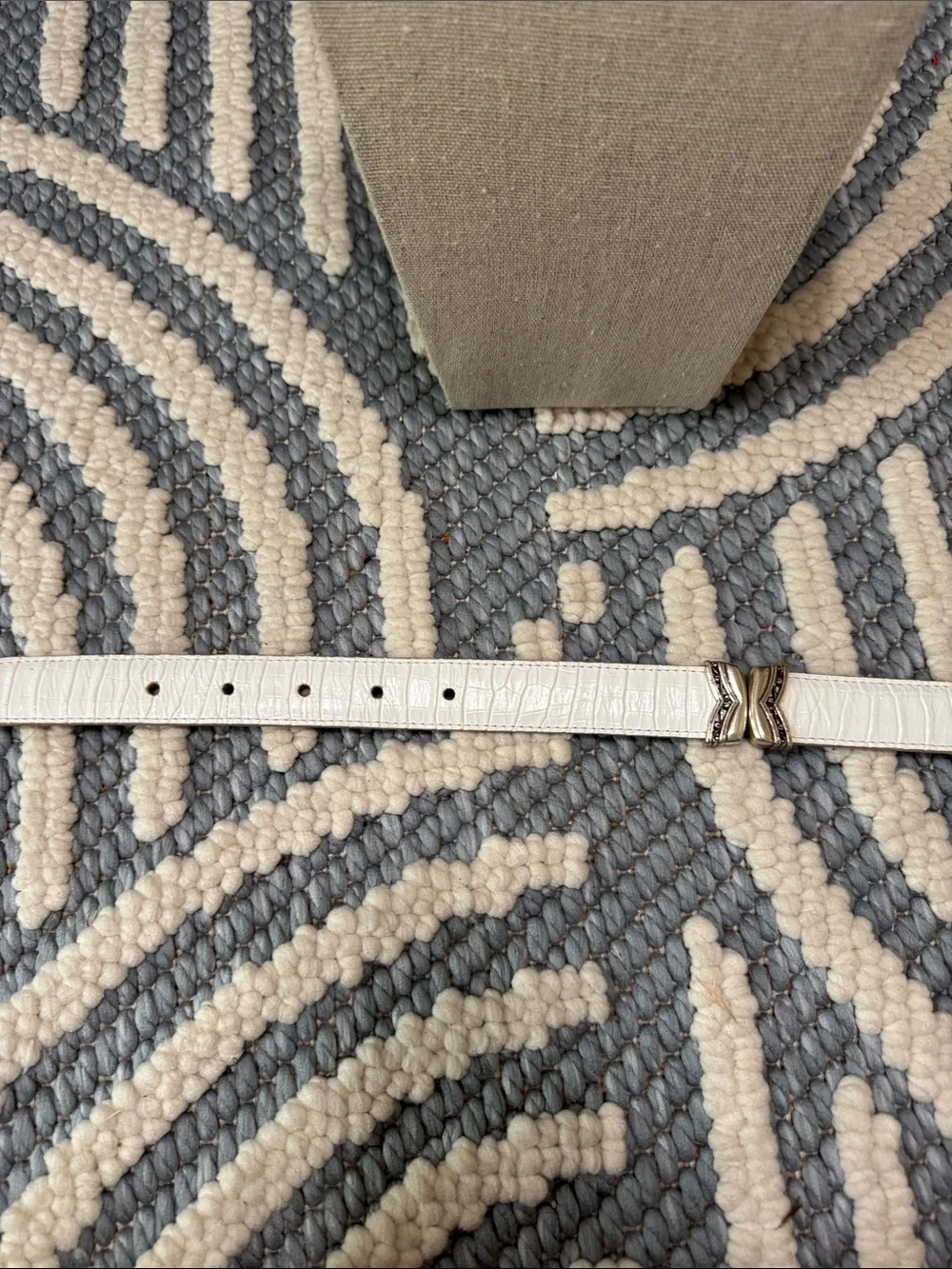 Vintage Brighton B2701 Reversible White Tan Croc Embossed Leather Belt Hinged